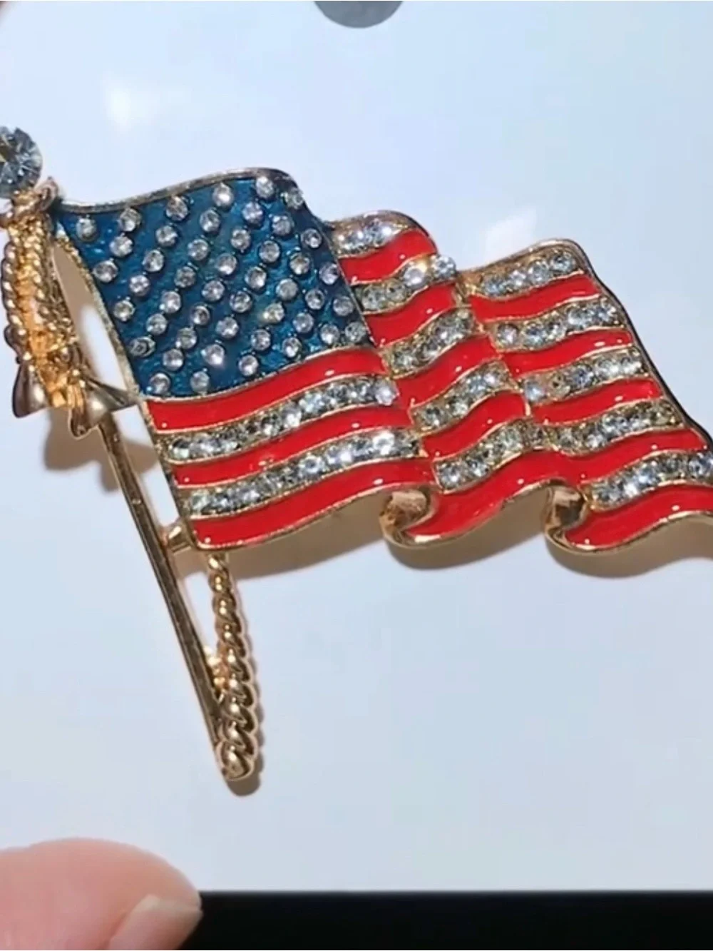 CRYSTAL ENAMEL AMERICAN FLAG BROOCH / PIN / PENDANT